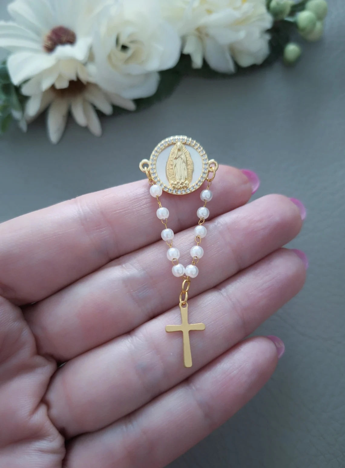 Faith & Elegance – Virgin Mary Rosary Pin with Mother of Pearl Accent