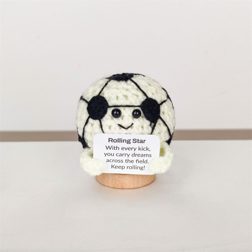 Gestrickte Sportbälle mit Aufmunterungskärtchen – Das perfekte Geschenk für Sportfans