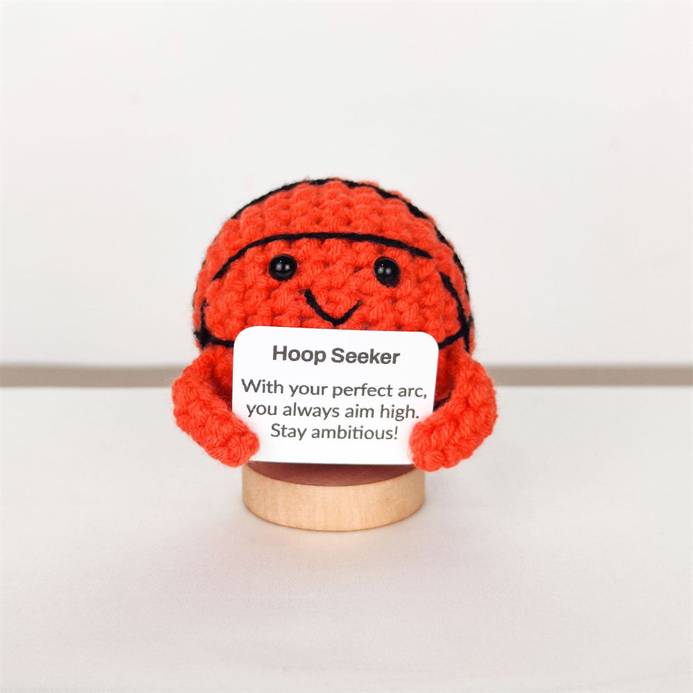 Gestrickte Sportbälle mit Aufmunterungskärtchen – Das perfekte Geschenk für Sportfans