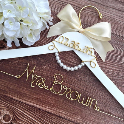 Personalized Bride Wedding Hanger with Name & Date – Pearl Detail