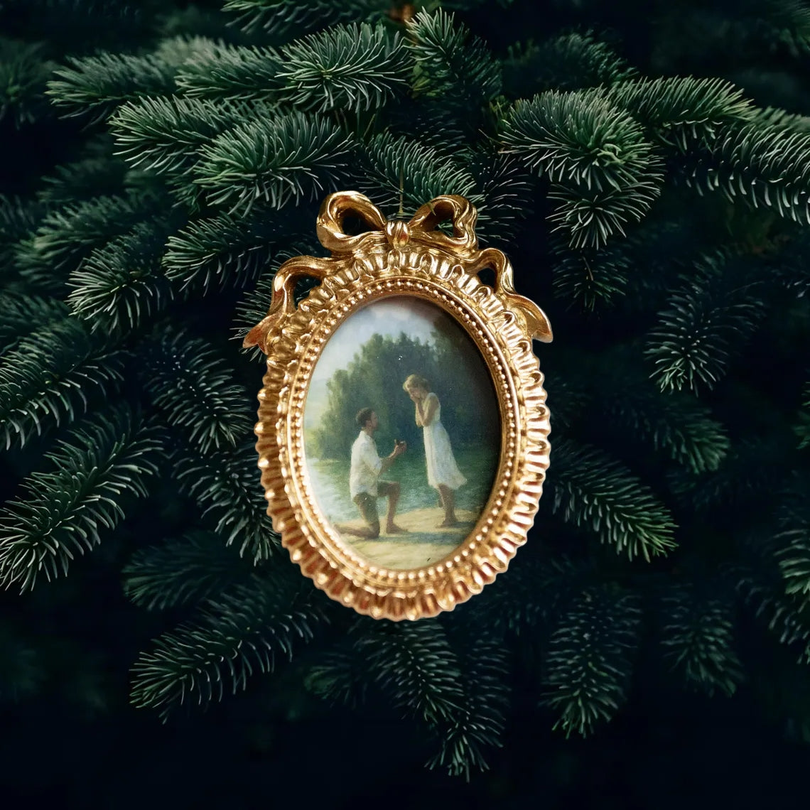 Custom Photo Oil Painting Style Frame Ornament – Family & Couple Christmas Gift